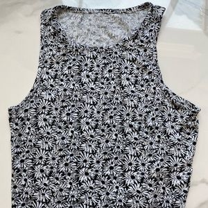 Daisy crop  top